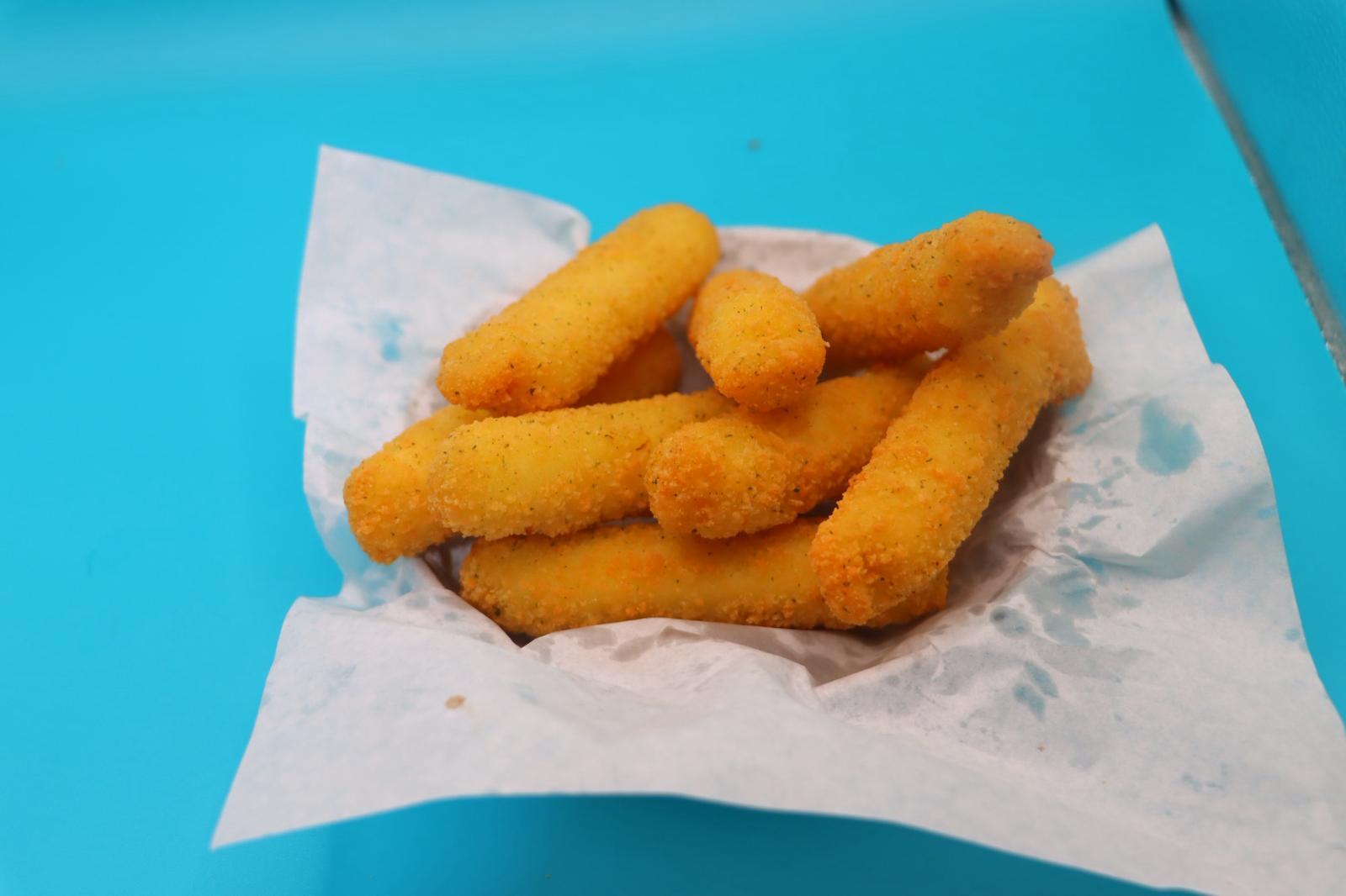 Mozzarella Sticks 8 Pcs